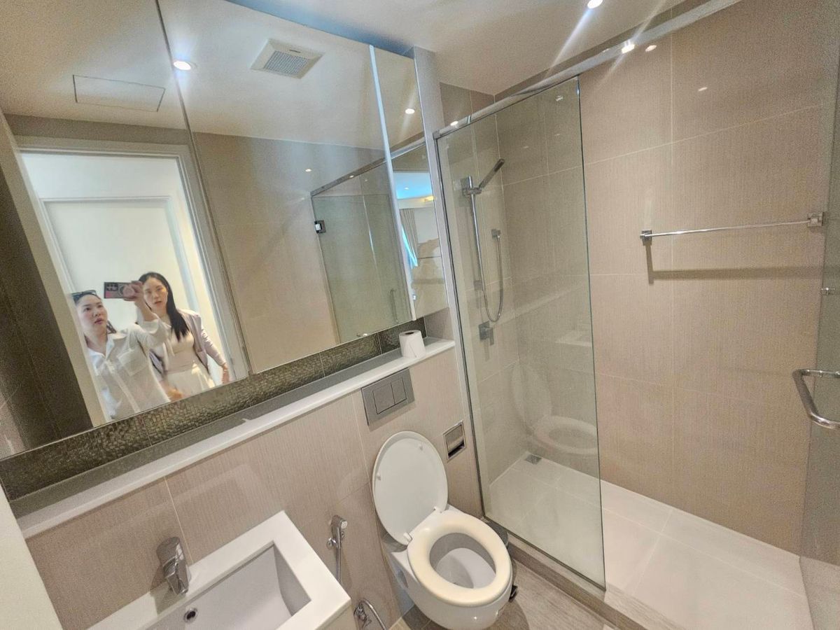 For RentCondoSukhumvit, Asoke, Thonglor : New renovated room, very beautiful, beautiful city view, 2 bedrooms, 2 bathrooms, AH Condo, Sukhumvit 43