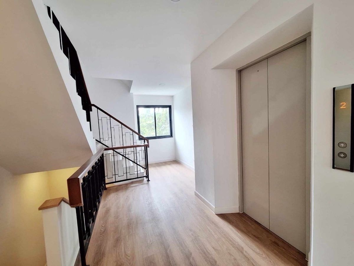 ให้เช่าโฮมออฟฟิศบางนา แบริ่ง ลาซาล : ปล่อยเช่า โฮมออฟฟิศหรู 2 คูหา บางนา 