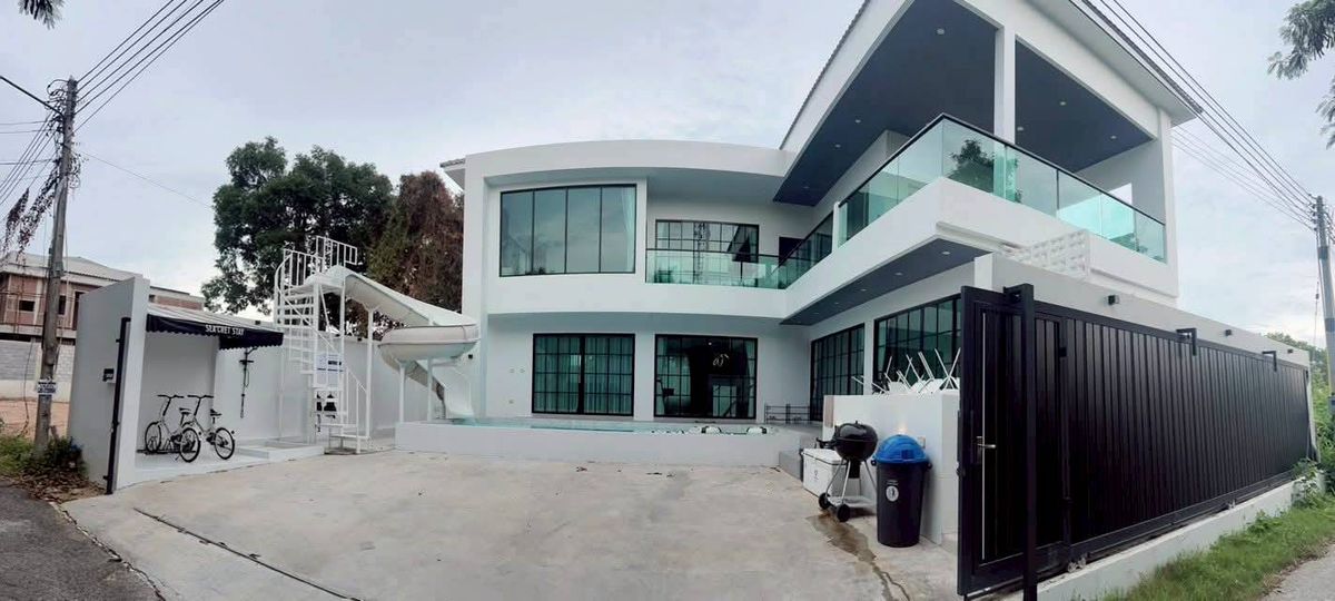 ขายบ้านพัทยา บางแสน ชลบุรี สัตหีบ : ขายบ้านพูลวิลล่าสไตล์โมเดิร์น