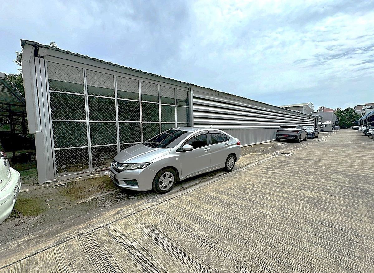For RentWarehouseRama9, Petchburi, RCA : Warehouse for Rent - Good Condition at Rama 9 ** NO CO-AGENT **