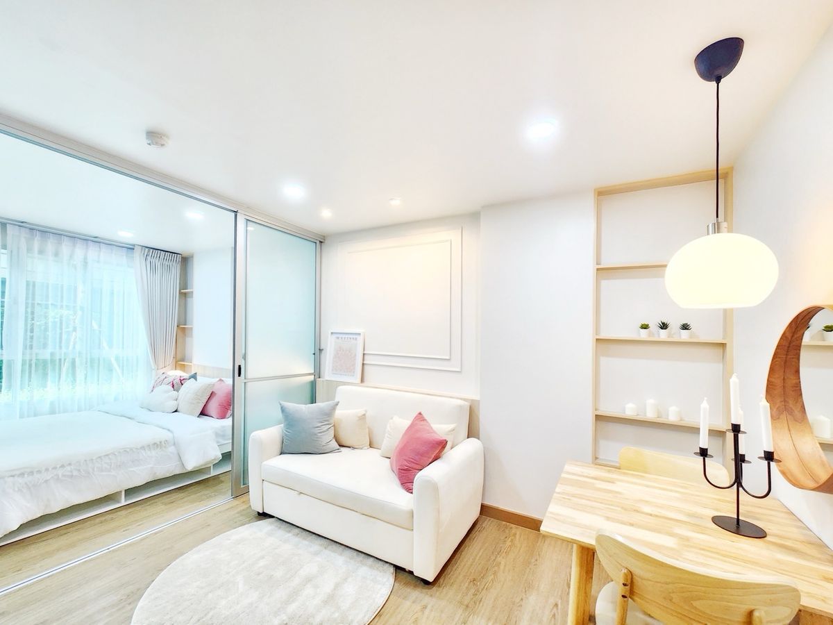 For SaleCondoLadkrabang, Suwannaphum Airport : #Condo people near Suvarnabhumi Airport and Expressway Can say that Comes with a installment, starting at 6,000 baht. The room is beautiful and ready to move in. The value that you are worthy of this room.