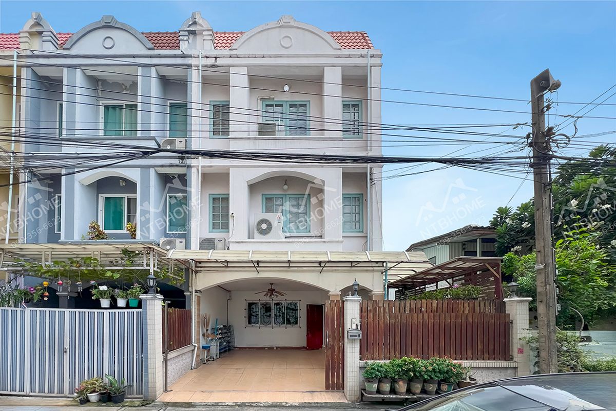 ขายทาวน์โฮมพระราม 5 ราชพฤกษ์ บางกรวย : ทาวน์โฮม 3 ชั้น ซอยนครอินทร์ 8 แยก 2 แปลงมุมทำเลดี เข้าซอยไม่ลึก ใกล้สะพานพระราม 5 และสถานีรถไฟฟ้า