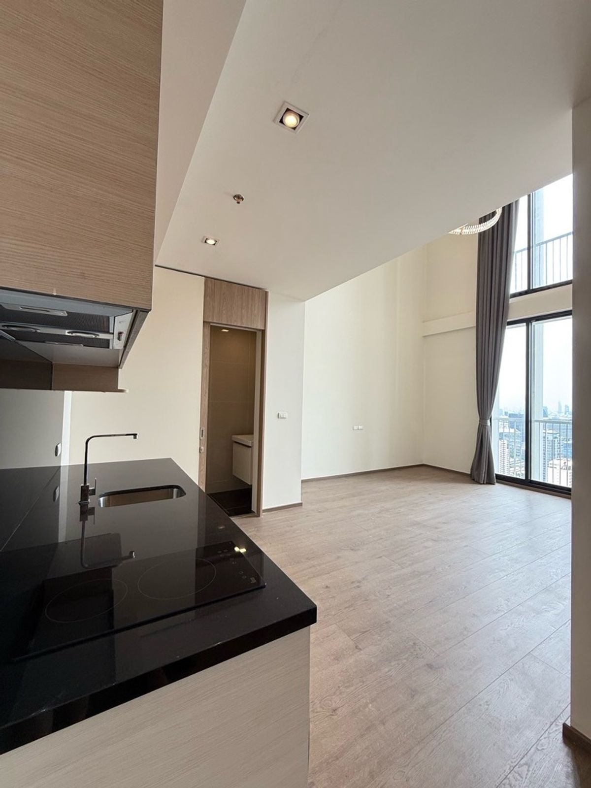 ขายคอนโดสุขุมวิท อโศก ทองหล่อ : 20.99 ล้าน Duplex Park Origin Phromphong