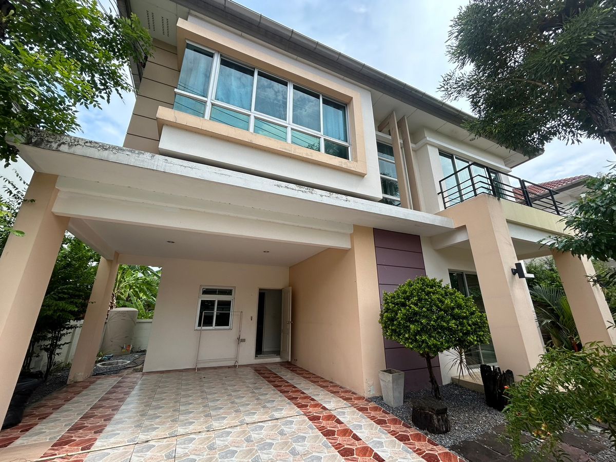 For RentHouseBang Sue, Wong Sawang, Tao Pun : Model house! for rent, 3 bedrooms, 3 bathrooms, near Wat Khemma, close to Rama 5 Bridge