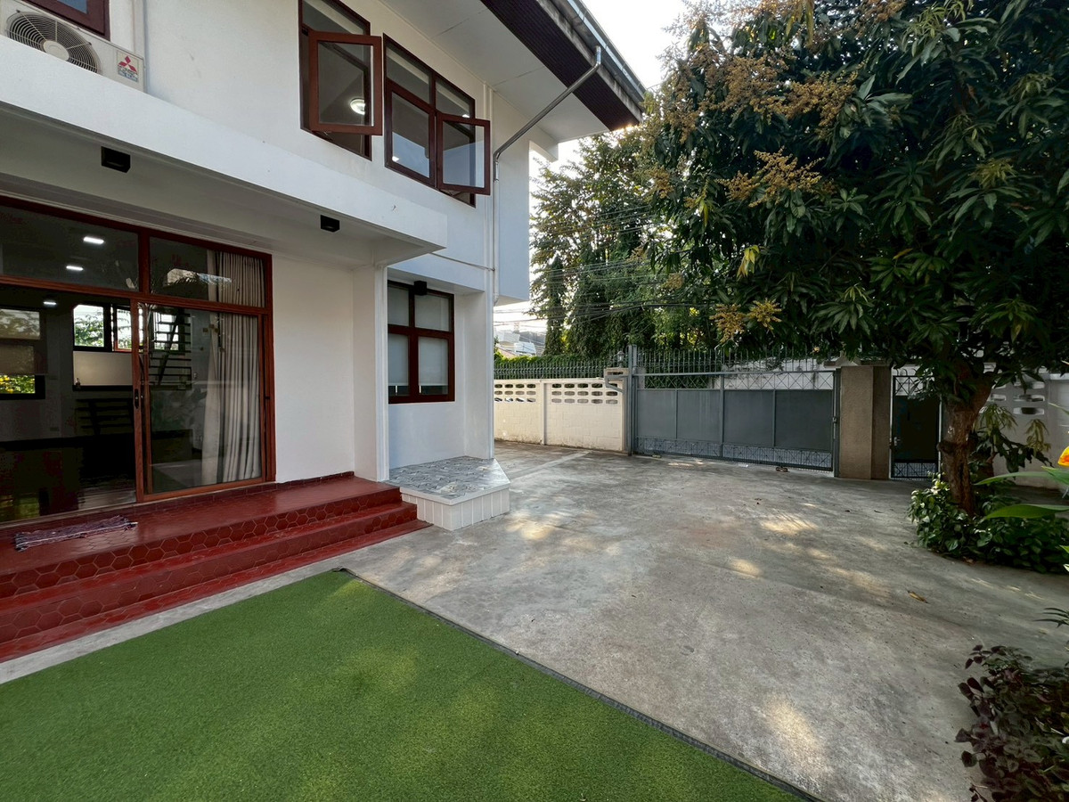 ให้เช่าบ้านบางซื่อ วงศ์สว่าง เตาปูน : บ้านเดี่ยว 90ตรว. พึ่งทำใหม่ 6ห้องนอน 7ห้องน้ำ ซอยพงษ์เพชรนิเวศน์ ออกประชาชื่นได้