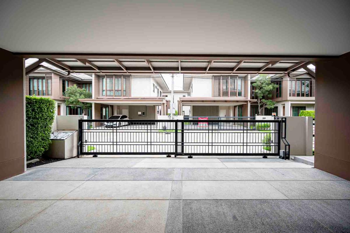 ขายบ้านพัฒนาการ ศรีนครินทร์ : 🔥ขายด่วน + 🔥บุราสิริ กรุงเทพกรีฑา บ้านเดี่ยวบรรยากาศรีสอร์ท พร้อมเทคโนโลยี และฟังก์ชันบ้านเพื่อชีวิตคนยุคใหม่ บนทำเลกรุงเทพกรีฑา ใกล้พระราม 9