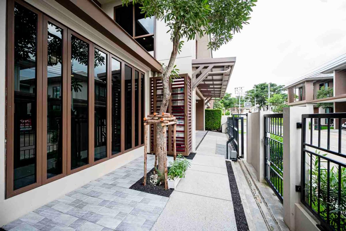 ขายบ้านพัฒนาการ ศรีนครินทร์ : 🔥ขายด่วน + 🔥บุราสิริ กรุงเทพกรีฑา บ้านเดี่ยวบรรยากาศรีสอร์ท พร้อมเทคโนโลยี และฟังก์ชันบ้านเพื่อชีวิตคนยุคใหม่ บนทำเลกรุงเทพกรีฑา ใกล้พระราม 9