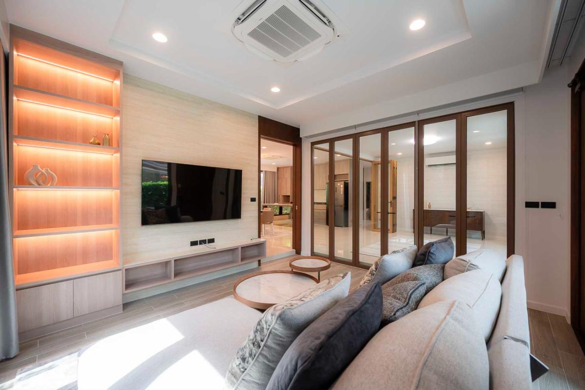 ขายบ้านพัฒนาการ ศรีนครินทร์ : 🔥ขายด่วน + 🔥บุราสิริ กรุงเทพกรีฑา บ้านเดี่ยวบรรยากาศรีสอร์ท พร้อมเทคโนโลยี และฟังก์ชันบ้านเพื่อชีวิตคนยุคใหม่ บนทำเลกรุงเทพกรีฑา ใกล้พระราม 9