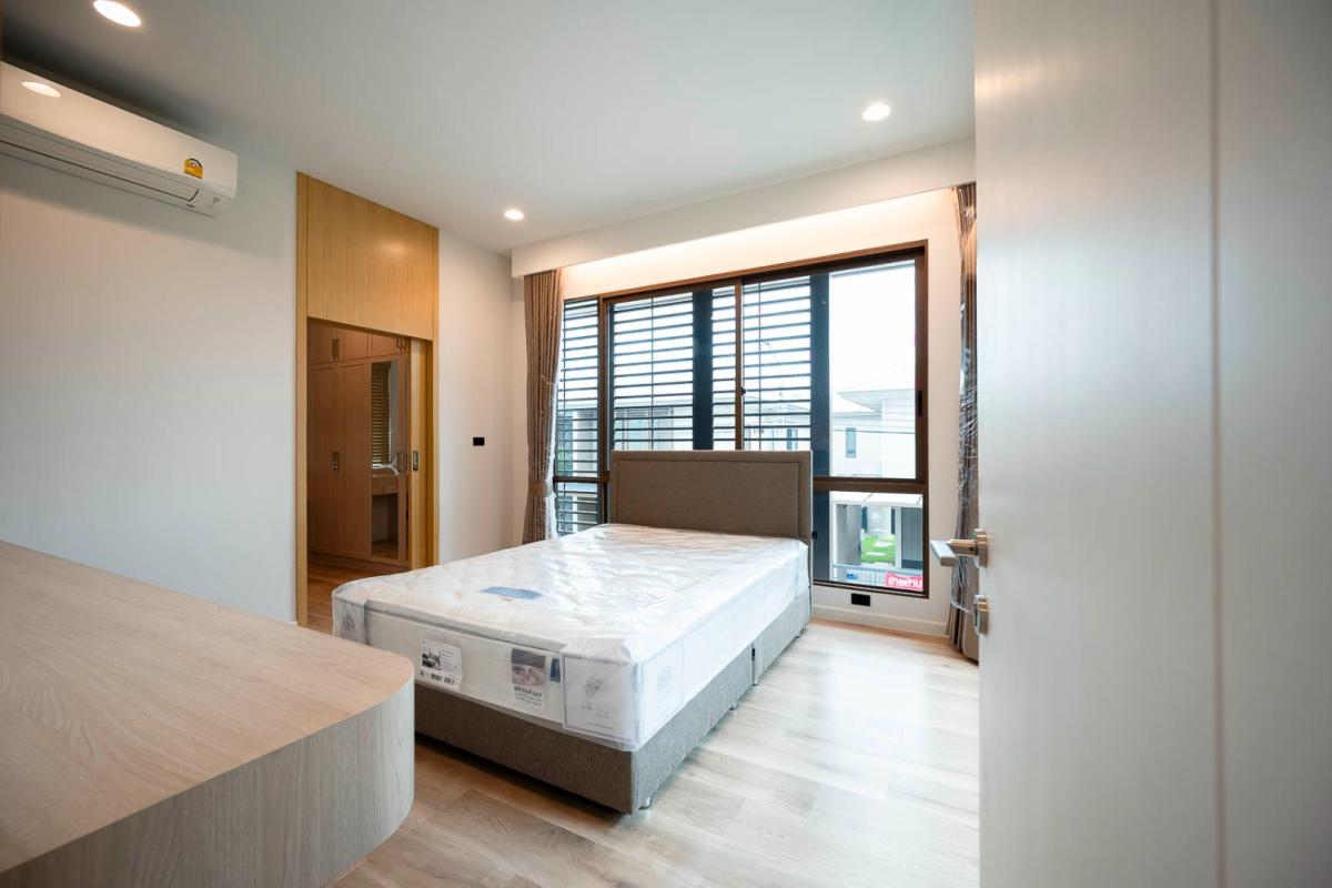 ขายบ้านพัฒนาการ ศรีนครินทร์ : 🔥ขายด่วน + 🔥บุราสิริ กรุงเทพกรีฑา บ้านเดี่ยวบรรยากาศรีสอร์ท พร้อมเทคโนโลยี และฟังก์ชันบ้านเพื่อชีวิตคนยุคใหม่ บนทำเลกรุงเทพกรีฑา ใกล้พระราม 9