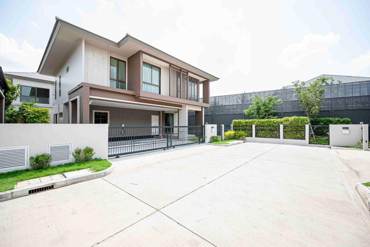 ขายบ้านพัฒนาการ ศรีนครินทร์ : 🔥ขายด่วน + 🔥บุราสิริ กรุงเทพกรีฑา บ้านเดี่ยว 2 ชั้น แบบ 4 ห้องนอน เเละ 4 ห้องน้ำ ใกล้พระราม 9