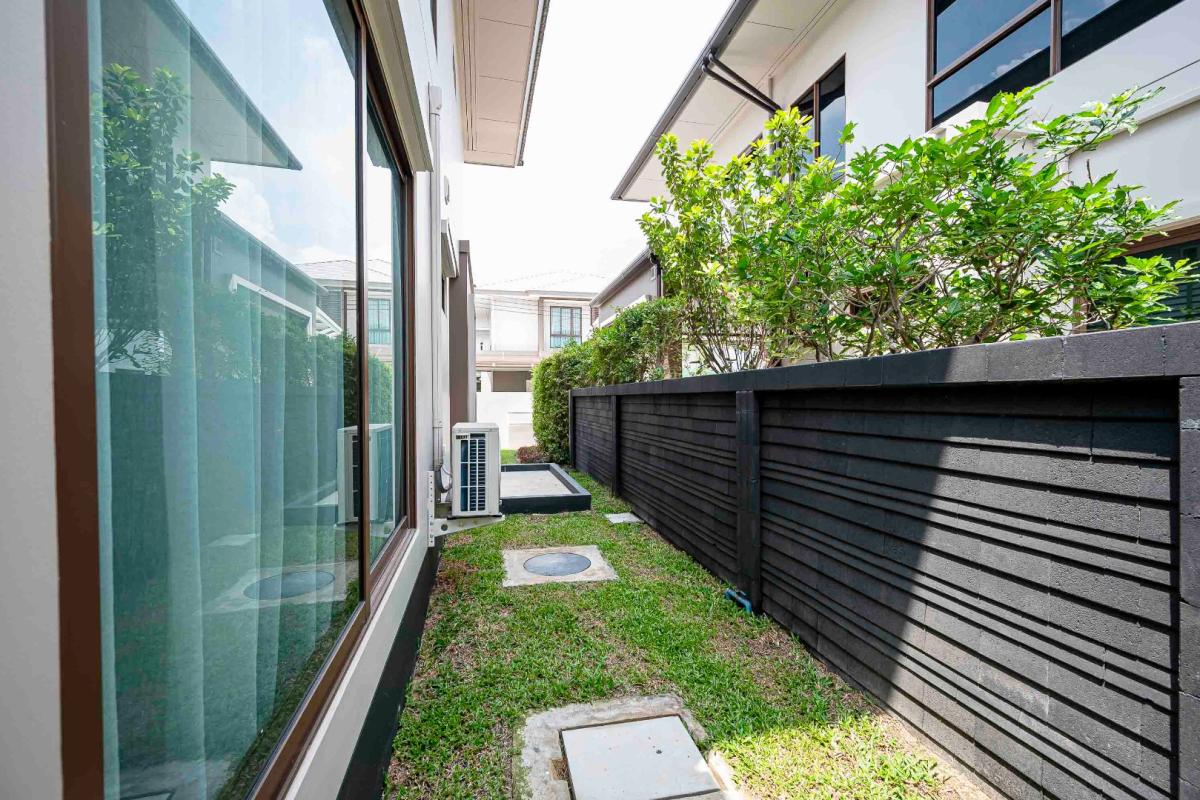 ขายบ้านพัฒนาการ ศรีนครินทร์ : 🔥ขายด่วน + 🔥บุราสิริ กรุงเทพกรีฑา บ้านเดี่ยว 2 ชั้น แบบ 4 ห้องนอน เเละ 4 ห้องน้ำ ใกล้พระราม 9