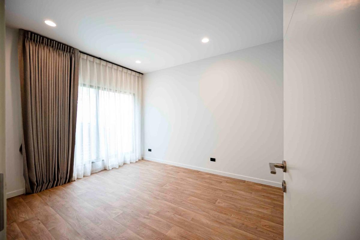 ขายบ้านพัฒนาการ ศรีนครินทร์ : 🔥ขายด่วน + 🔥บุราสิริ กรุงเทพกรีฑา บ้านเดี่ยว 2 ชั้น แบบ 4 ห้องนอน เเละ 4 ห้องน้ำ ใกล้พระราม 9