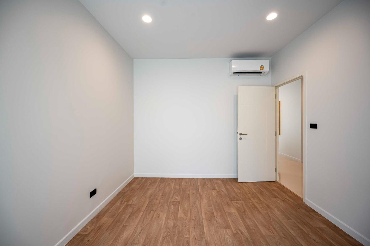 ขายบ้านพัฒนาการ ศรีนครินทร์ : 🔥ขายด่วน + 🔥บุราสิริ กรุงเทพกรีฑา บ้านเดี่ยว 2 ชั้น แบบ 4 ห้องนอน เเละ 4 ห้องน้ำ ใกล้พระราม 9