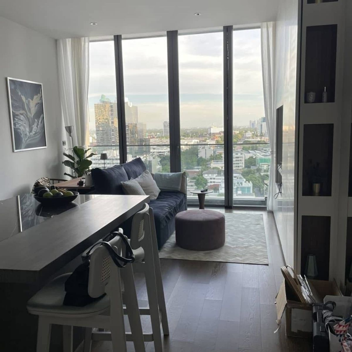 ให้เช่าคอนโดสุขุมวิท อโศก ทองหล่อ : For Rent: Modern 1-Bedroom Condo at Kraam Sukhumvit 26