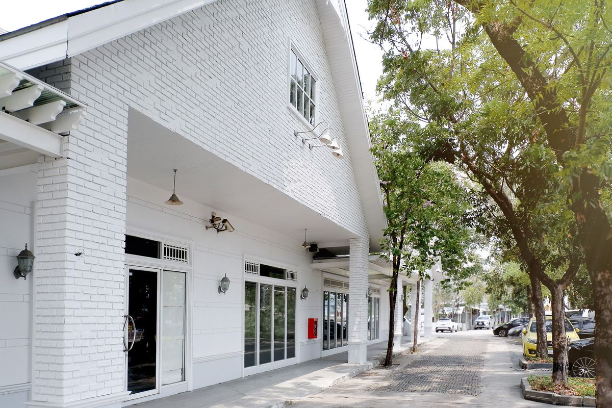 ให้เช่าสำนักงานศรีราชา แหลมฉบัง บ้านบึง : ออฟฟิศ สำนักงาน Office ร้านขายของ ให้เช่า ไอเพลส แหลมฉบัง ติดถ.สุขุมวิท อ.ศรีราชา จ.ชลบุรี