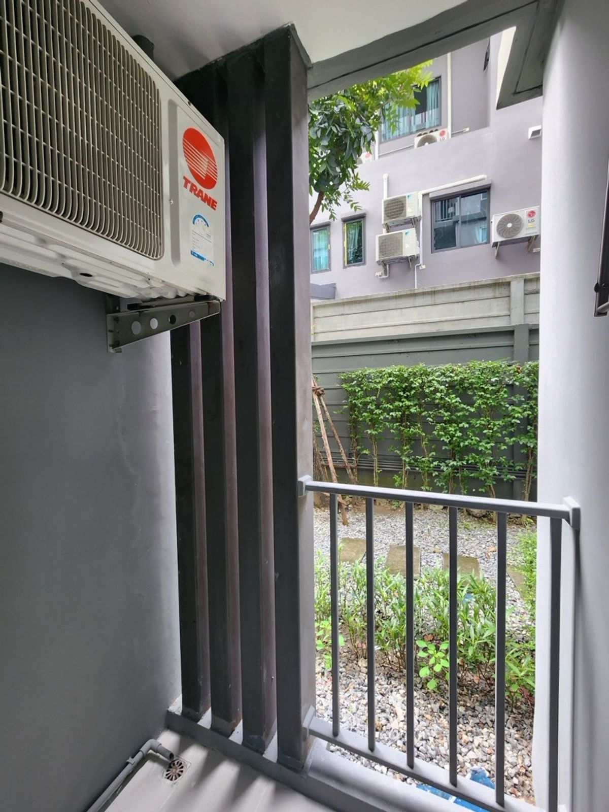 For SaleCondoLadkrabang, Suwannaphum Airport : #Condo people near Suvarnabhumi Airport and Expressway Can say that Comes with a installment, starting at 6,000 baht. The room is beautiful and ready to move in. The value that you are worthy of this room.