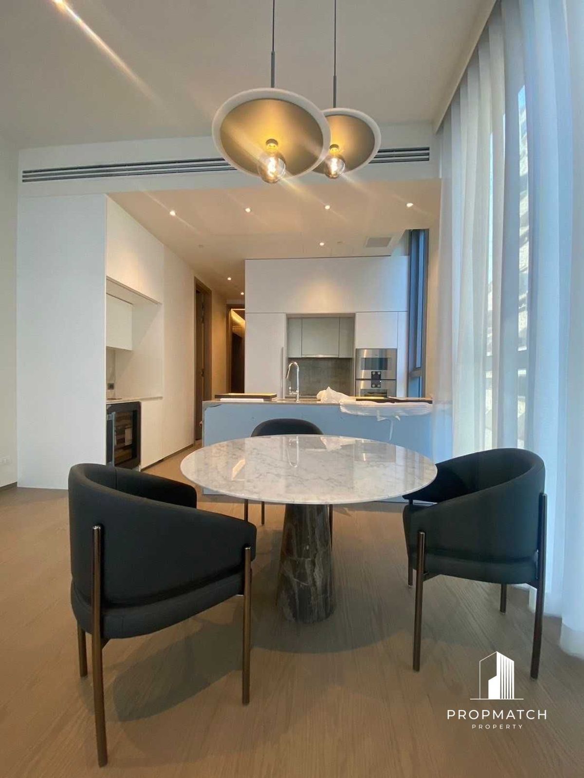 ให้เช่าคอนโดวิทยุ ชิดลม หลังสวน : ✨Flash Deal ✨Scope Langsuan( 1Bed 1Bath 85SQM.) แต่งครบพร้อมอยู่ !! เพียง 165,000 บาทต่อเดือน Tel.0981315848 @propmatch