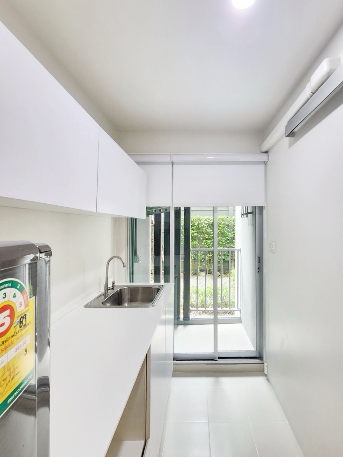 For SaleCondoLadkrabang, Suwannaphum Airport : #Condo people near Suvarnabhumi Airport and Expressway Can say that Comes with a installment, starting at 6,000 baht. The room is beautiful and ready to move in. The value that you are worthy of this room.