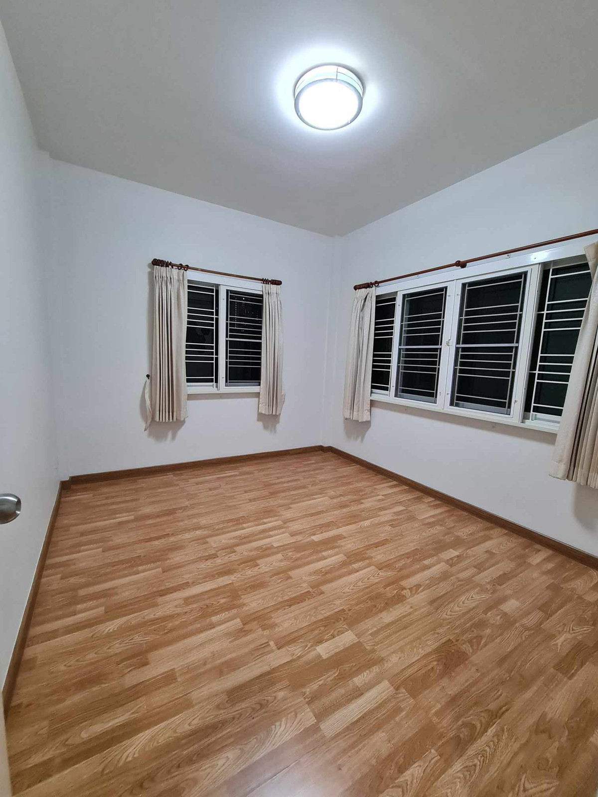 ให้เช่าบ้านบางซื่อ วงศ์สว่าง เตาปูน : บ้านเดี๋ยว 2ชั้น ซอยกรุงเทพ-นนท์3 จดบริษัทได้ 3ห้องนอน 3ห้องน้ำ  บ้านโล่งโปร่ง 