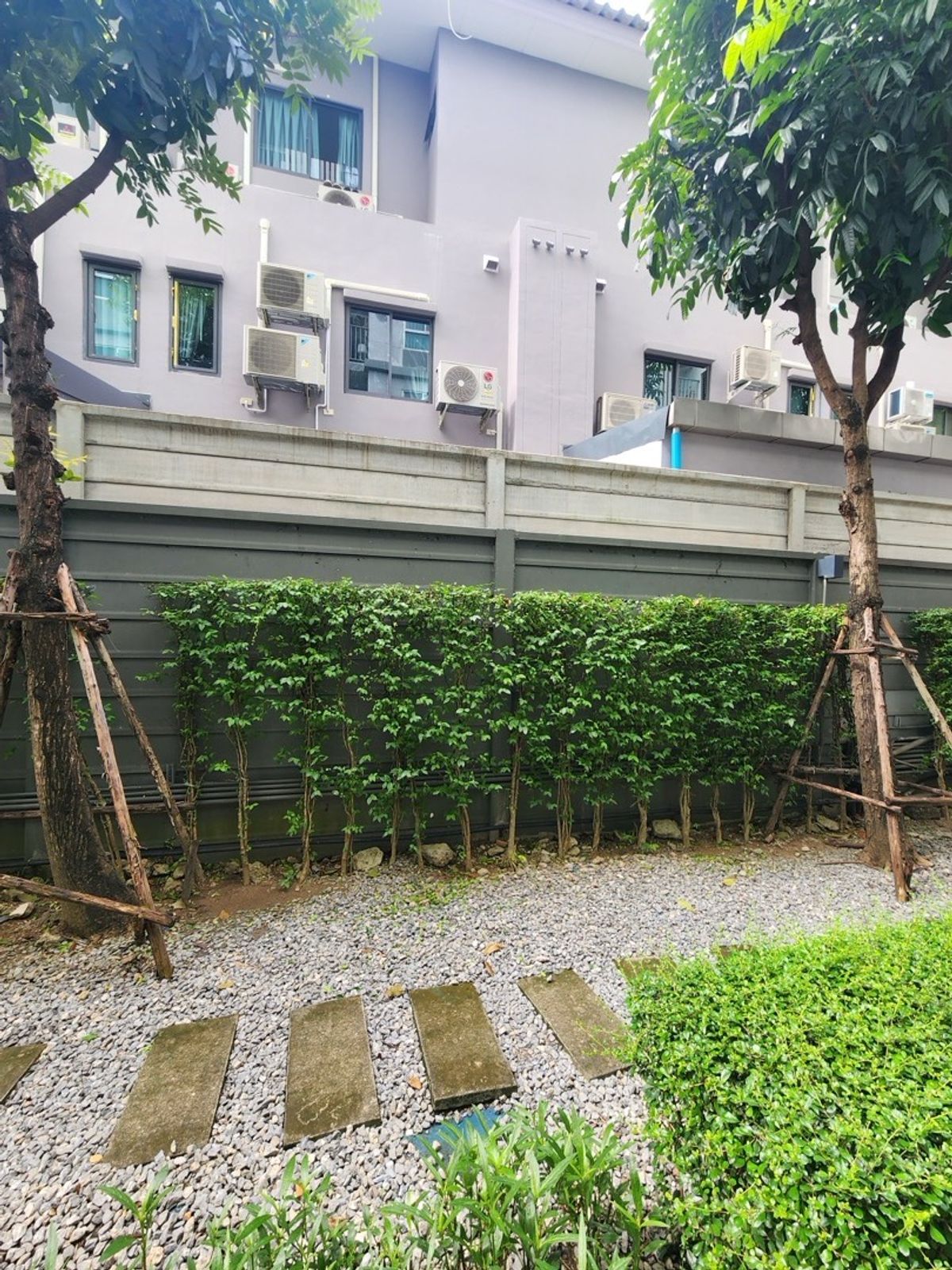 For SaleCondoLadkrabang, Suwannaphum Airport : #Condo people near Suvarnabhumi Airport and Expressway Can say that Comes with a installment, starting at 6,000 baht. The room is beautiful and ready to move in. The value that you are worthy of this room.