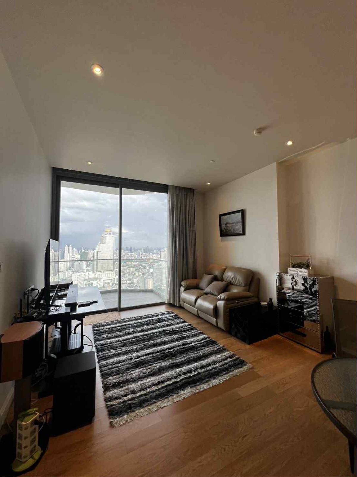 ให้เช่าคอนโดวงเวียนใหญ่ เจริญนคร : 🏡Luxury 1 Bedroom Unit For Rent @Magnolias Waterfront Residences 🏡