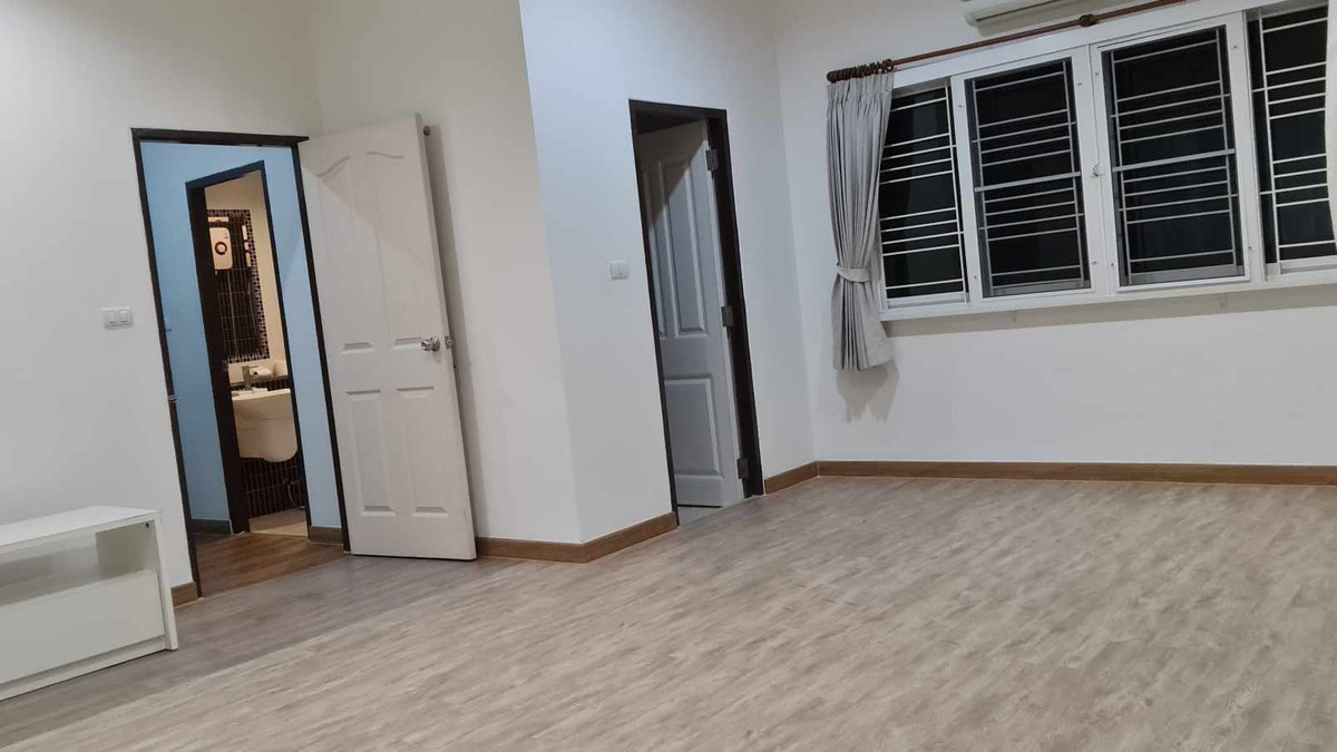 ให้เช่าบ้านบางซื่อ วงศ์สว่าง เตาปูน : บ้านเดี๋ยว 2ชั้น ซอยกรุงเทพ-นนท์3 จดบริษัทได้ 3ห้องนอน 3ห้องน้ำ  บ้านโล่งโปร่ง 