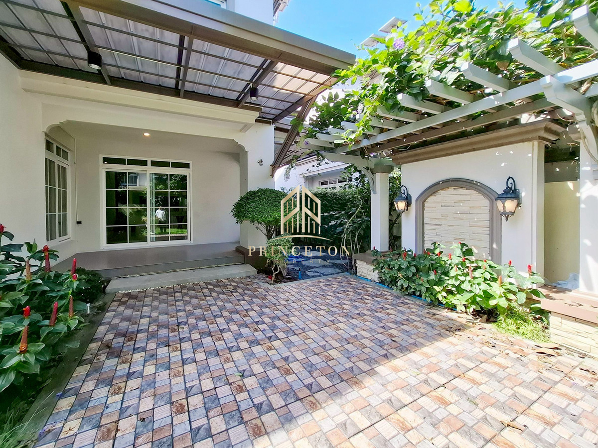 For RentHouseBangna, Bearing, Lasalle :  House for rent Nantawan Bangna Km. 7 near Mega Bangna 