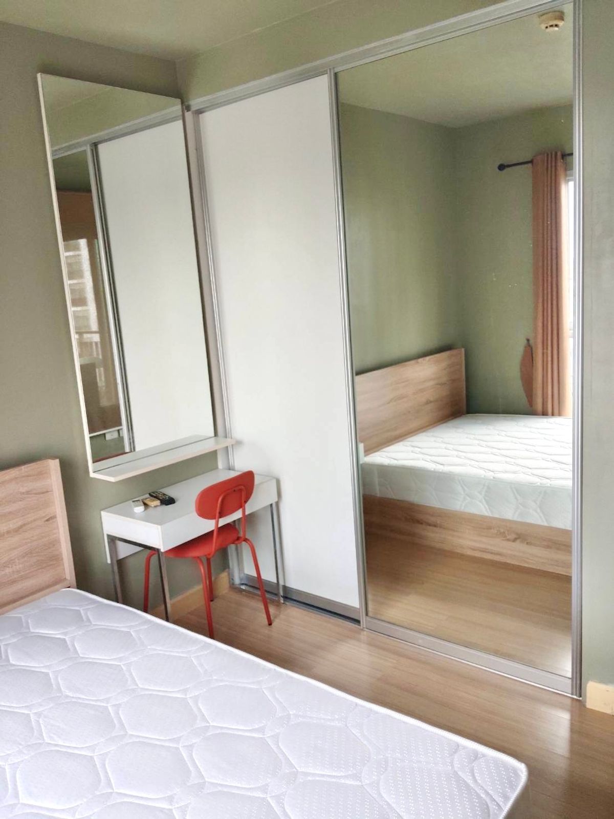 For RentCondoBangna, Bearing, Lasalle : For rent ✨ The Parkland Srinakarin Lakeside ✨ Fully furnished and equipped with electrical appliances, near MRT Sililasala