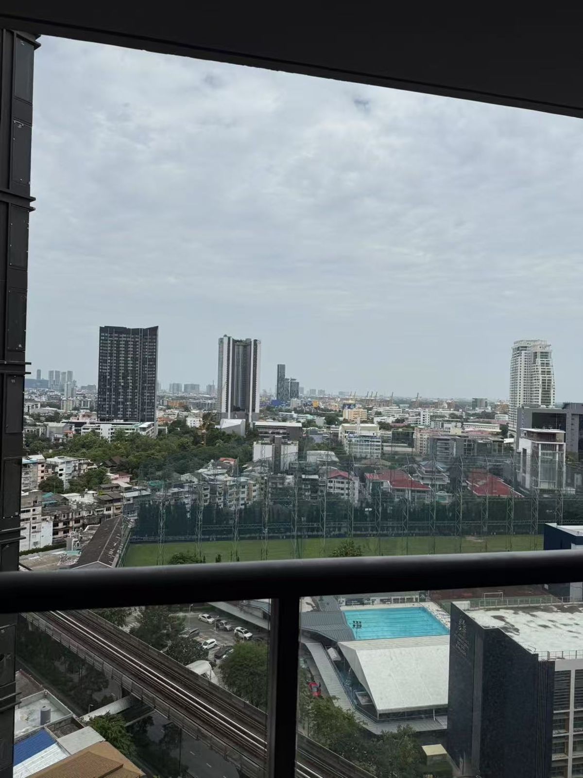 ให้เช่าคอนโดสุขุมวิท อโศก ทองหล่อ : The Lofts Ekamai ชั้น19 รับระยะสั้น