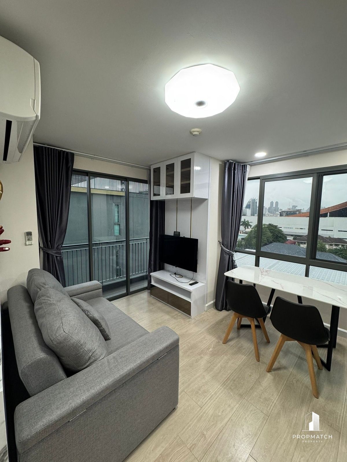 ให้เช่าคอนโดรัชดา ห้วยขวาง : ✨Flash Deal ✨Metro Luxe Rosegold Paholyothin-Sutthisan( 2Bed 2Bath 53SQM.) แต่งครบพร้อมอยู่ !! เพียง 22,000 บาทต่อเดือน Tel.0981315848 @propmatch