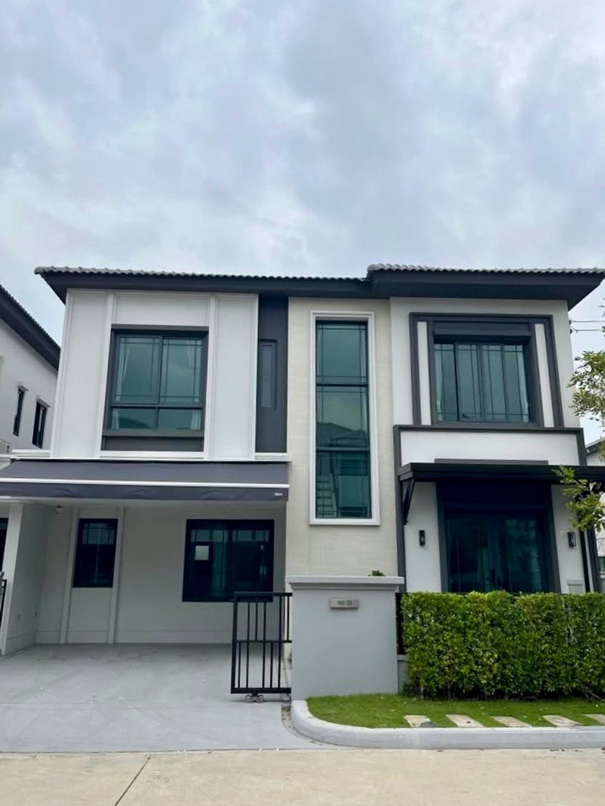 🔥ทำเลดีเว่อร์  ใกล้เมกา บางนา บ้านแฝด พื้นที่เยอะ 12.9 ลบ. Loading...