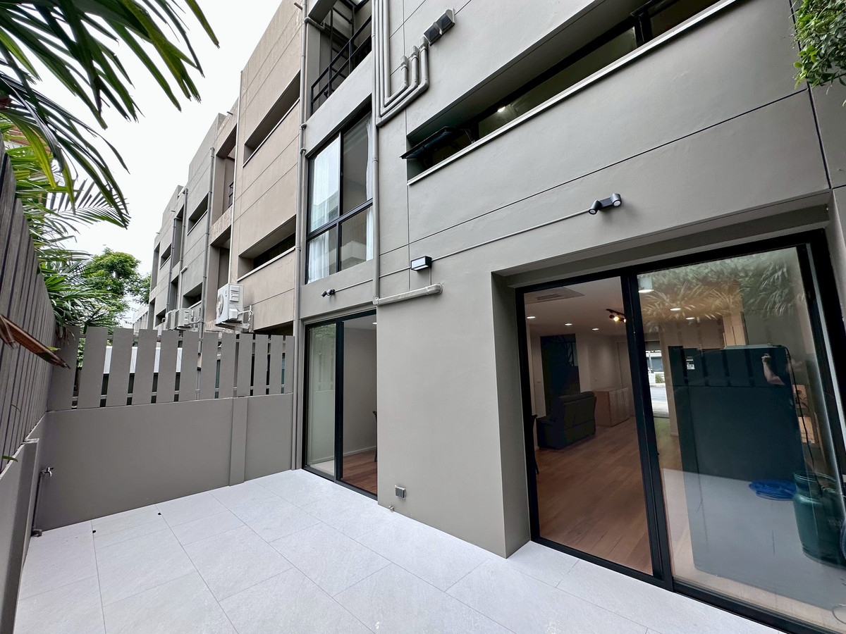 For RentTownhomePattanakan, Srinakarin : RH070225 For rent, 3-storey townhouse, 5 bedrooms, Noble Cube Phatthanakan