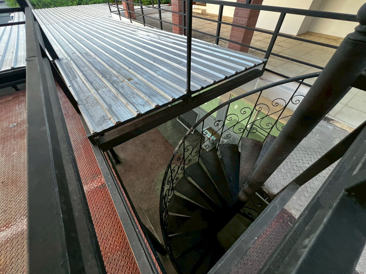 For RentHouseNonthaburi, Bang Yai, Bangbuathong : 5bedroom house, 91 sq.wa., near the BTS and Nonthaburi Government Center. Suitable for company registration.