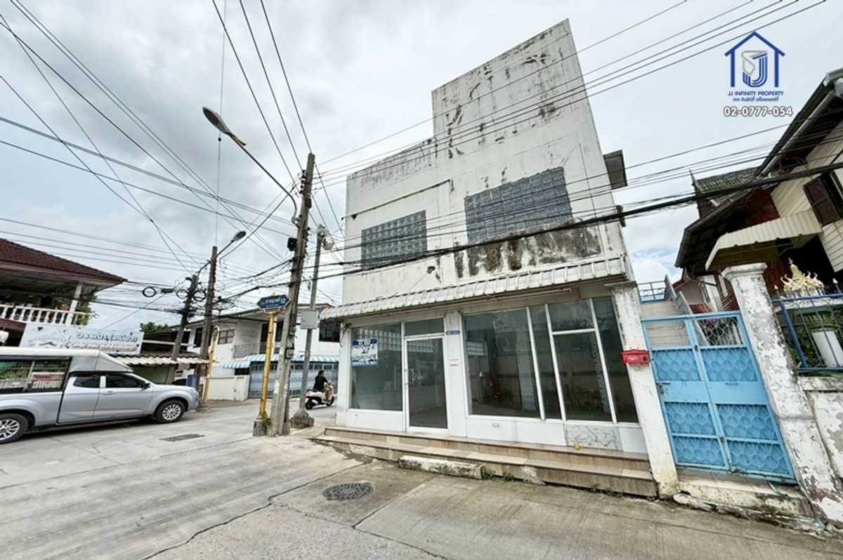 ขายทาวน์โฮมสุขุมวิท อโศก ทองหล่อ : ขายทาวน์โฮม 2.5 ชั้น ซอยภานุวงศ์12 ถนนสุขุมวิท 117 ใกล้BTS สถานีปู่เจ้า