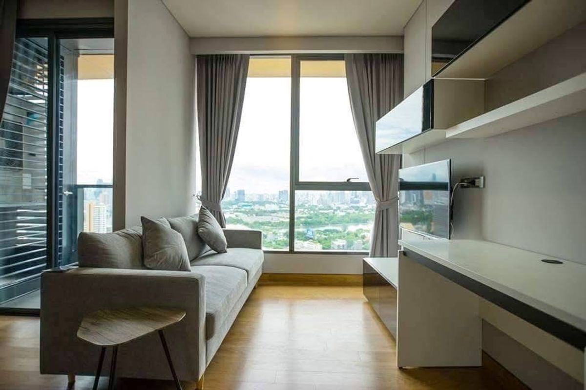 For RentCondoWitthayu, Chidlom, Langsuan, Ploenchit : Condo for rent, The Lumpini 24, rent 29,000 baht 38 sq.m., 29th floor 0958195559 @infinitycondo