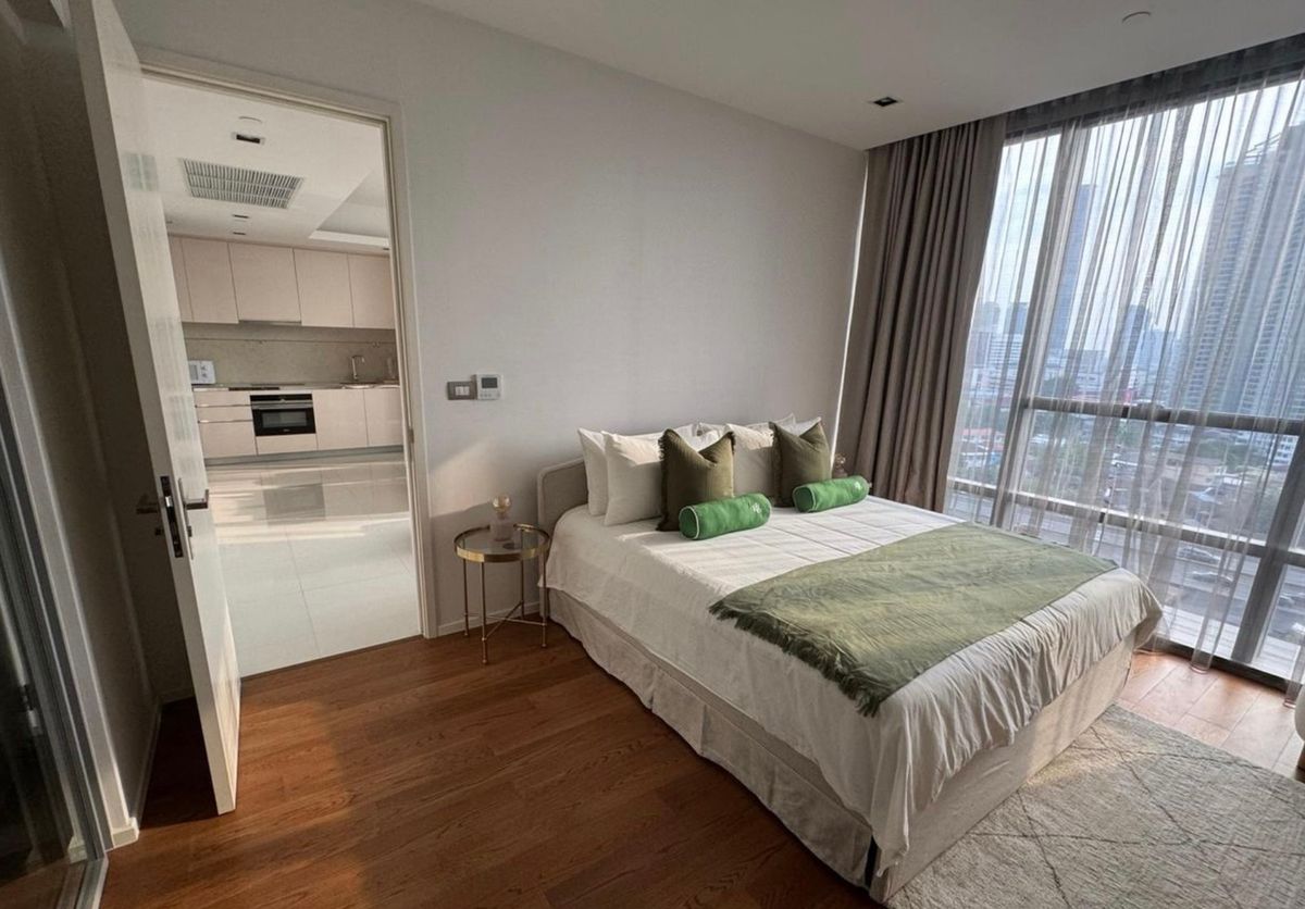 For RentCondoSathorn, Narathiwat : Rent The Bangkok, beautiful, beautiful, private elevator, ready to be near BTS Surasak. Interested in Atline.@841QLNR