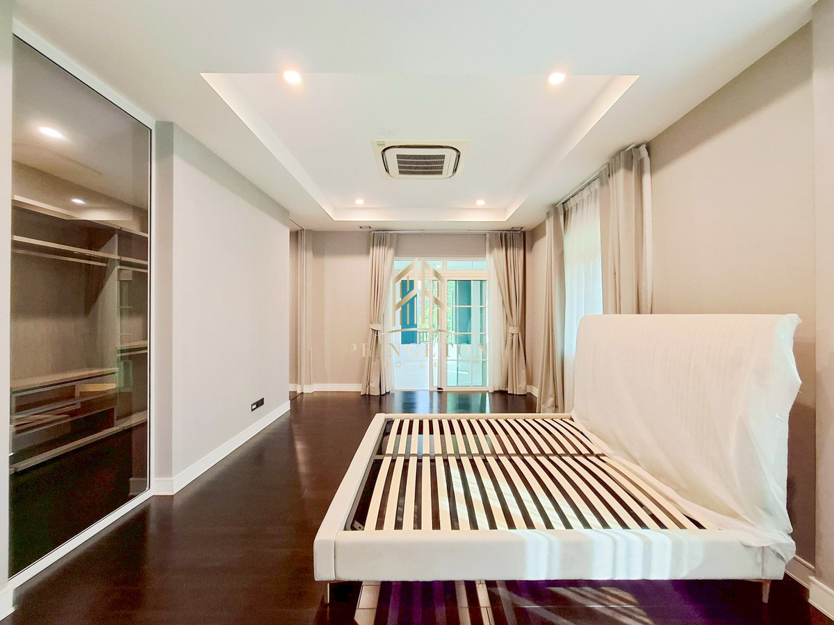 For RentHouseBangna, Bearing, Lasalle :  House for rent Nantawan Bangna Km. 7 near Mega Bangna 