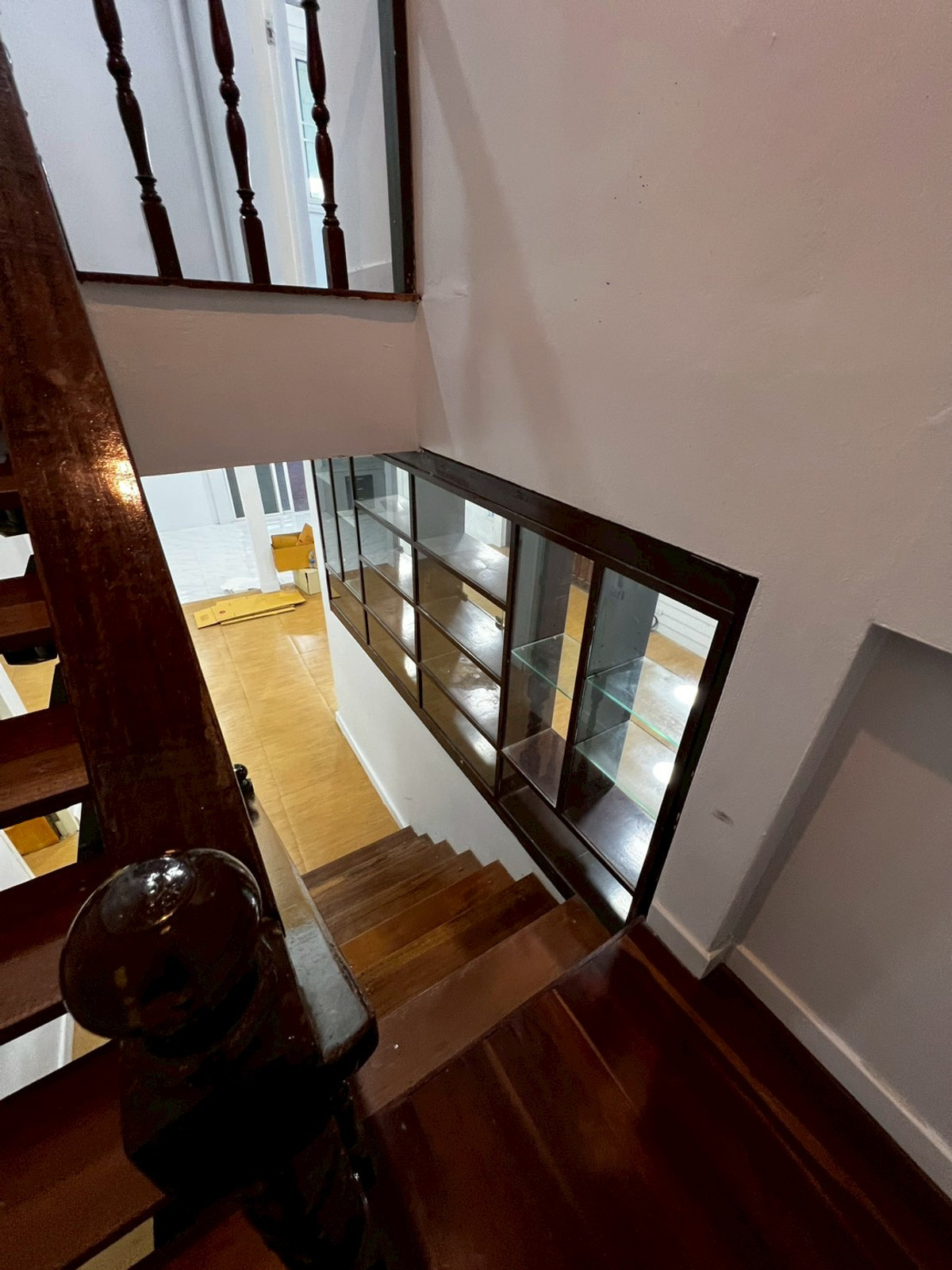 For RentHouseNonthaburi, Bang Yai, Bangbuathong : 5bedroom house, 91 sq.wa., near the BTS and Nonthaburi Government Center. Suitable for company registration.