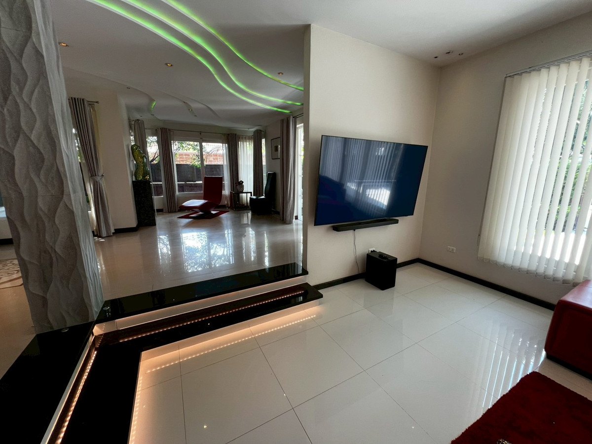 For RentHouseNonthaburi, Bang Yai, Bangbuathong : house 130 sq.wah, opposite Denla British (DBS), 4 bedrooms, 4 bathrooms, maid's room, fully furnished.