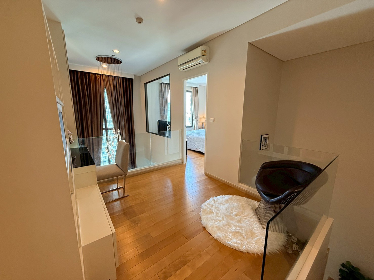 ให้เช่าคอนโดพระราม 9 เพชรบุรีตัดใหม่ RCA : เช่าด่วน! Villa Asoke 1ห้องนอน Duplex แต่งหรู เฟอร์ครบ ทำเล MRT เพชรบุรี