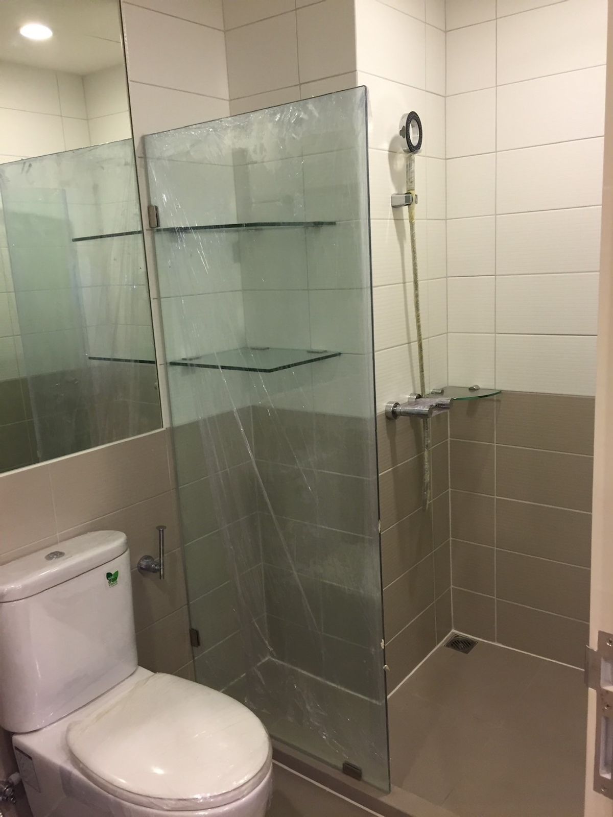 For RentCondoRatchathewi,Phayathai : Ideo Q Ratchathewi【𝐑𝐄𝐍𝐓】🔥 Fashionistas must love this room, it's chic, bright and has a great design🔥  Contact Line ID: @hacondo