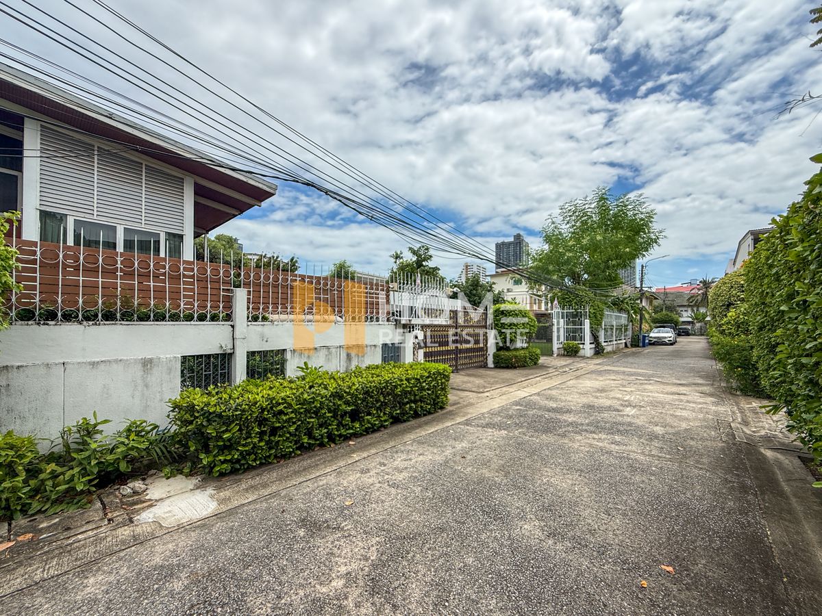 ขายที่ดินสุขุมวิท อโศก ทองหล่อ : แปลงหายาก ✨ ที่ดิน ทองหล่อ 25 / 395 ตารางวา (ขาย), Land Thonglor 25 / 395 Square Wa (FOR SALE) PALM887