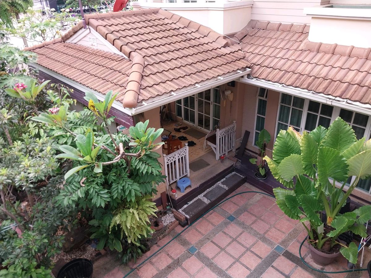 For SaleHouseLadkrabang, Suwannaphum Airport : 🔥 Looking for a BIG house? This one is a must-see! 🏡 Spacious Luxury Detached House–Corner Plot 133.5 sq.wah 