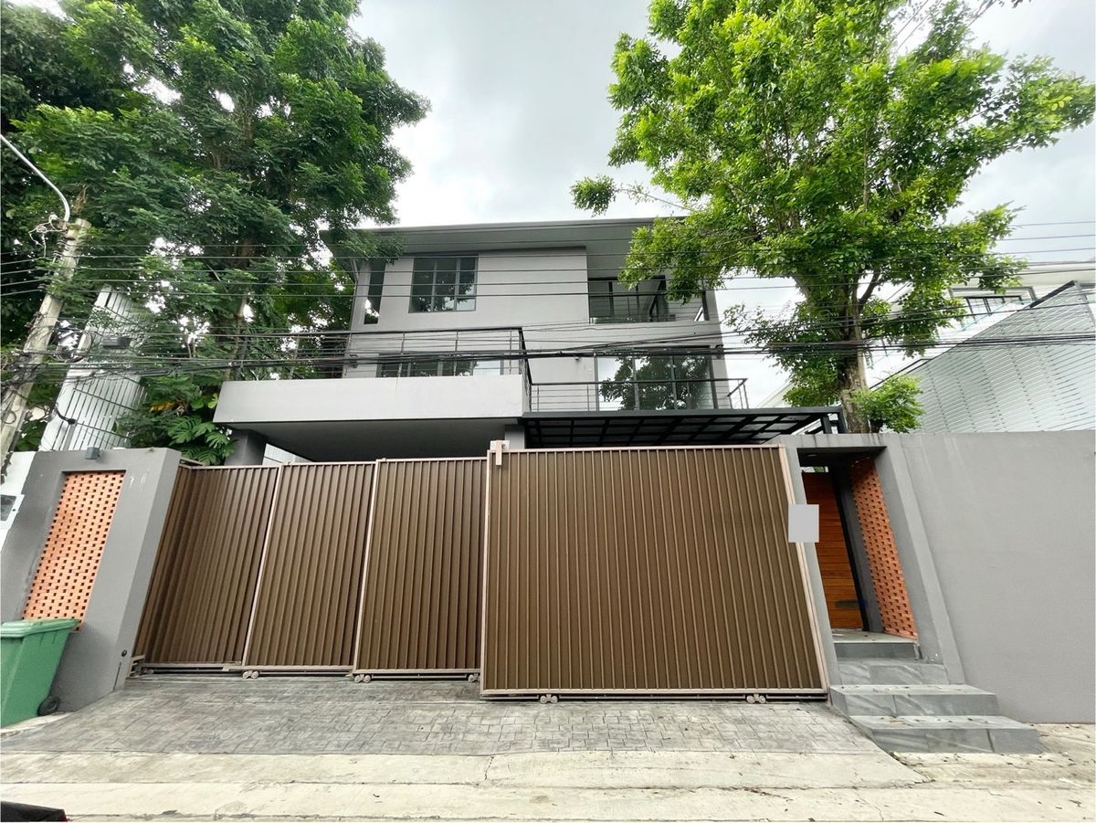 ให้เช่าบ้านสุขุมวิท อโศก ทองหล่อ : Single Family Home with Private Pool for Rent on Sukhumvit71