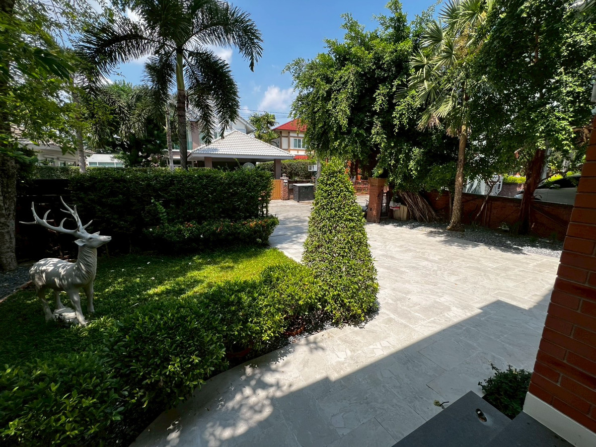 For RentHouseNonthaburi, Bang Yai, Bangbuathong : house 130 sq.wah, opposite Denla British (DBS), 4 bedrooms, 4 bathrooms, maid's room, fully furnished.