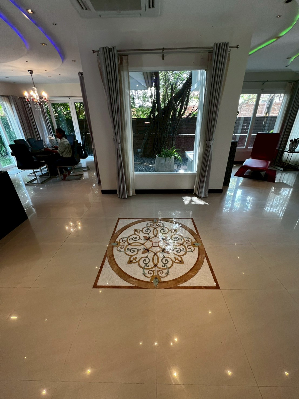 For RentHouseNonthaburi, Bang Yai, Bangbuathong : house 130 sq.wah, opposite Denla British (DBS), 4 bedrooms, 4 bathrooms, maid's room, fully furnished.