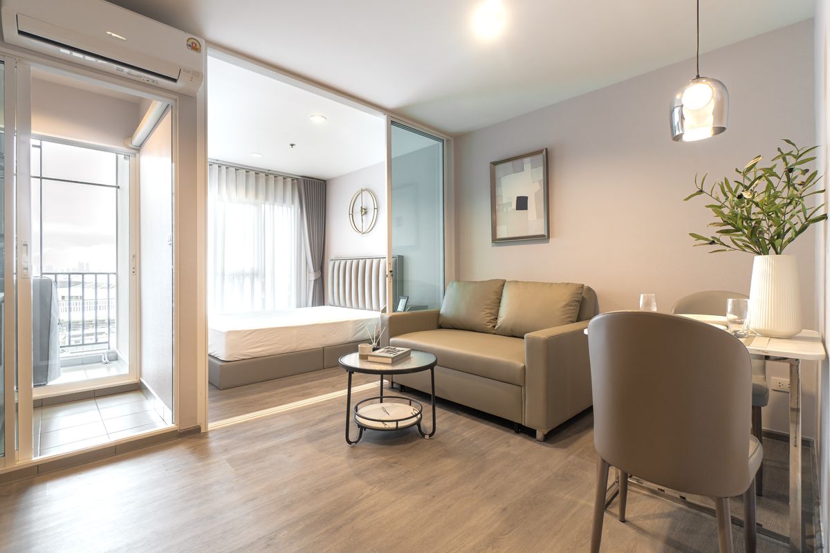 For RentCondoBangna, Bearing, Lasalle : For Rent Regent home bangna ** Special Discount 10% ** Property Code G021 Line id: nudlee