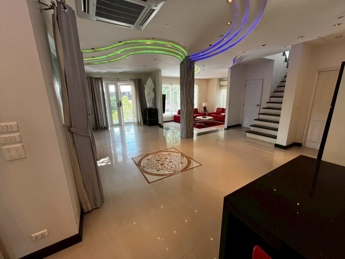 For RentHouseNonthaburi, Bang Yai, Bangbuathong : house 130 sq.wah, opposite Denla British (DBS), 4 bedrooms, 4 bathrooms, maid's room, fully furnished.