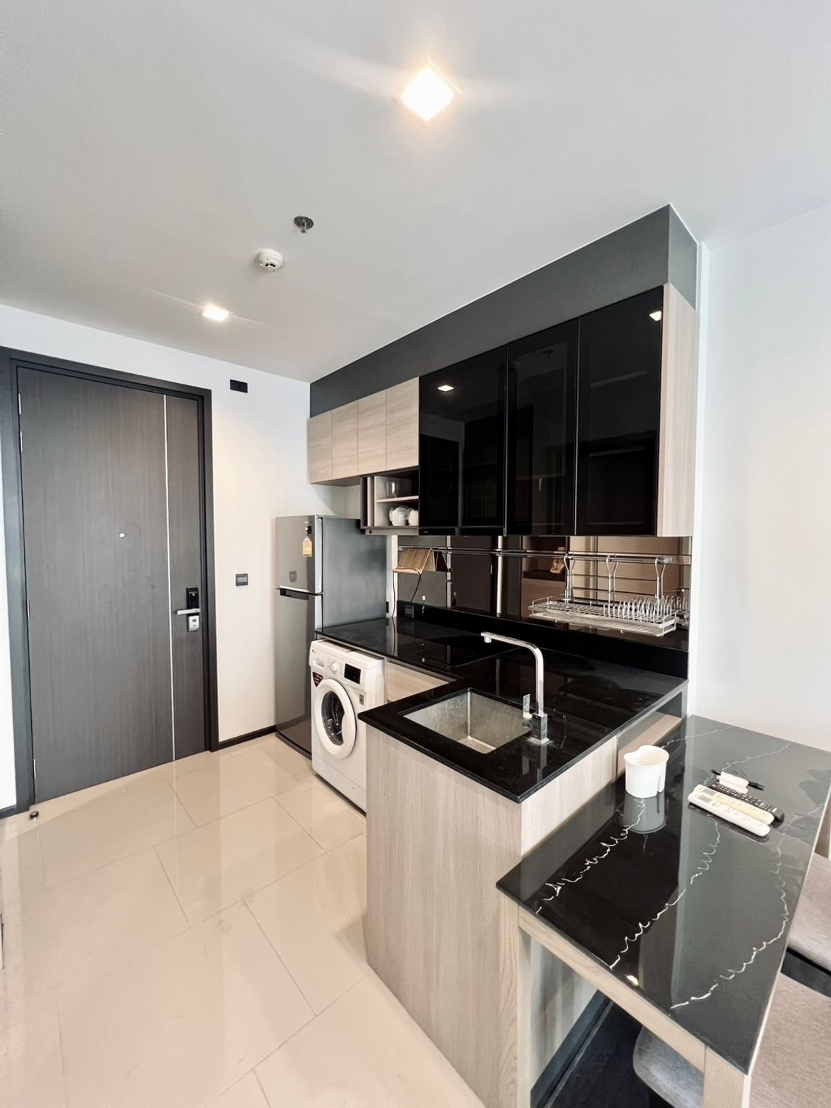 ให้เช่าคอนโดพระราม 9 เพชรบุรีตัดใหม่ RCA : ห้องที่ลูกค้าถามหาตลอดทั้งปี - Type : walk-in closet เพียง 22K/ month เท่านั้น - The Line Asoke- Ratchada ชั้น 33 วิวไม่บล็อค ห้องนี้คุ้มแน่นอน  