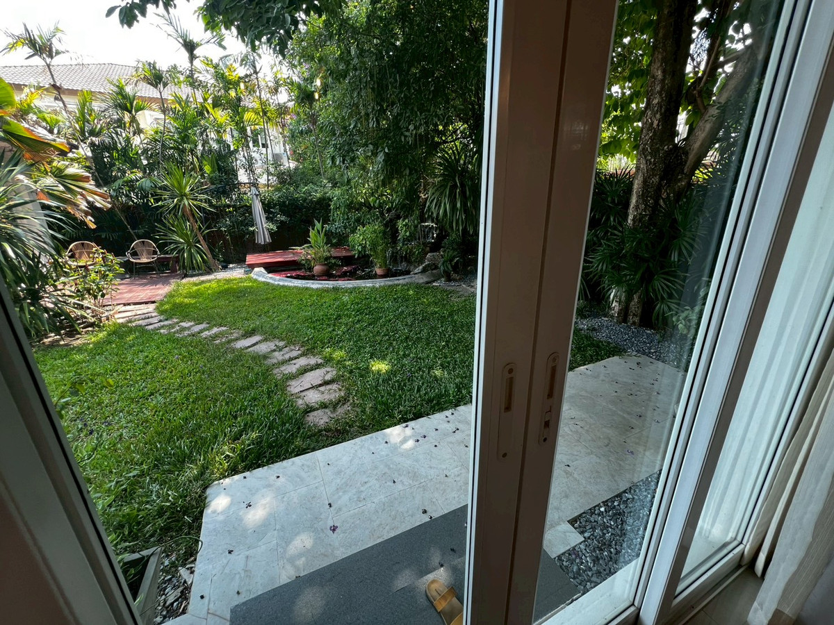 For RentHouseNonthaburi, Bang Yai, Bangbuathong : house 130 sq.wah, opposite Denla British (DBS), 4 bedrooms, 4 bathrooms, maid's room, fully furnished.